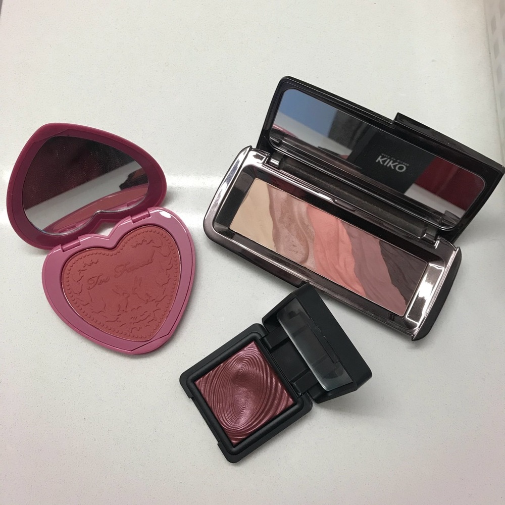 Makeup set - Picture 2 of 2